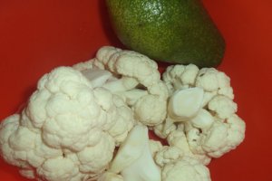 Pasta de conopida cu avocado