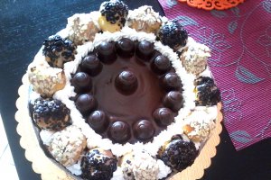 Tort cu ciocolata amaruie  si aroma de portocale