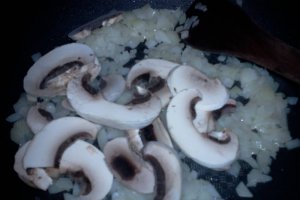 Tocanita de ciuperci