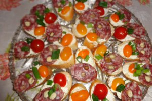 Tartine cu Branza pufoasa cu verdeata
