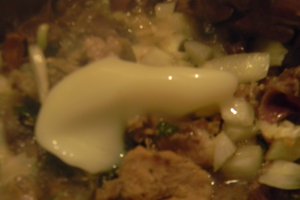 Pipote de curcan cu sos de lapte