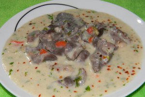 Pipote de curcan cu sos de lapte
