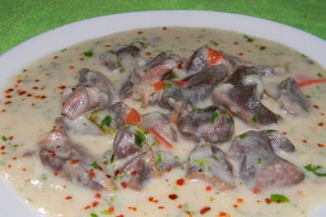 Pipote de curcan cu sos de lapte
