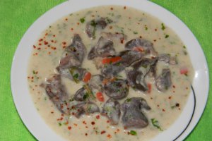 Pipote de curcan cu sos de lapte
