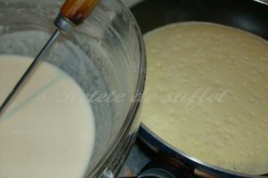 Tort de clatite cu saumon fume