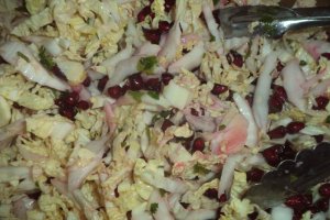 Salata de varza chinezeasca cu rodie