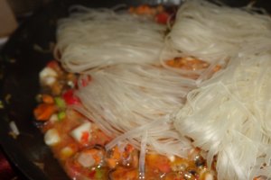 Fructe de mare cu noodles de orez