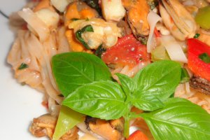 Fructe de mare cu noodles de orez