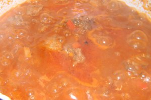Gulas unguresc de porc cu cartofi, o reteta pe placul gurmanzilor