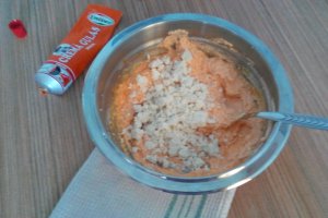Placinte din aluat dospit cu branza