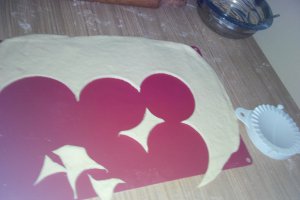 Placinte din aluat dospit cu branza