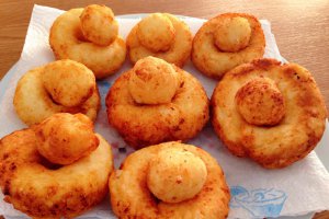 Reteta de preparare a papanasilor cu smantana si finetti by gaby
