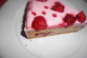 Tort cu capsuni