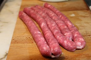 Cartofi taranesti cu carnati