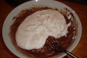 Tort cu mousse de ciocolata