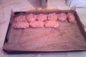 Chiftele din carne de porc si piept de pui  la cuptor
