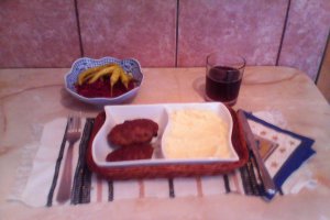 Chiftele din carne de porc si piept de pui  la cuptor
