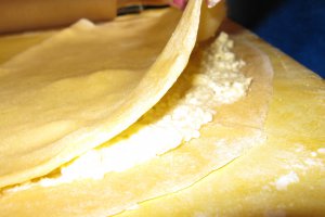 Placinte cu branza in foaie de taitei