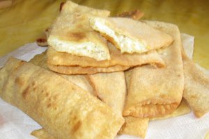 Placinte cu branza in foaie de taitei