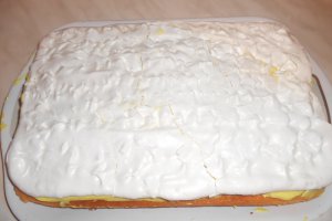 Prajitura cu mure si bezea