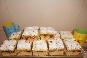Prajitura cu mure si bezea