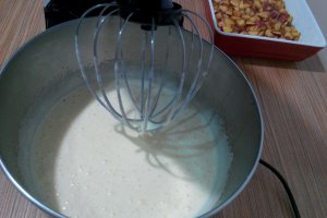 Prajitura cu mere, caramel si afine in aluat