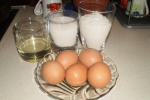 Tort cu crema de ciocolata si nuci