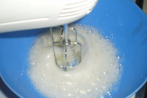 Tort cu crema de ciocolata si nuci