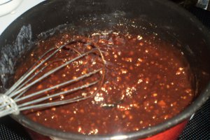Tort cu crema de ciocolata si nuci