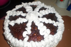 Tort cu crema de ciocolata si nuci