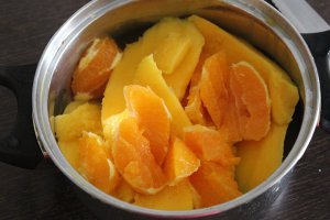 Panna cotta cu jeleu de mango
