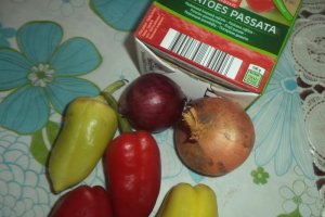 Ciuperci cu legume la tigaie si piure de post