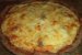 Pizza din aluat negru cu branzeturi si masline-5