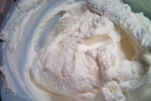 Tort  Strumpfesc cu branza si caramel