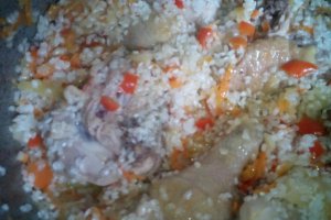 Pilaf de orez cu pui si legume