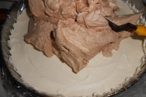 Tort cu 3 feluri de ciocolata