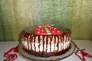 Tort cu 3 feluri de ciocolata