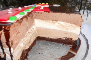 Tort cu 3 feluri de ciocolata