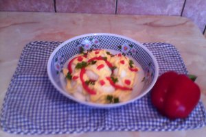 Oua umplute cu pate de ficat si telemea Delaco