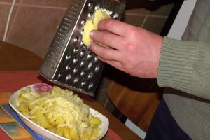 Cartofi prajiti pentru barbati neindemanatici. La femei