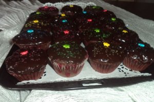 Muffins cu bucati de ciocolata amaruie si Rama mit Butter