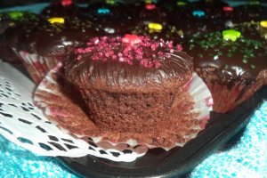 Muffins cu bucati de ciocolata amaruie si Rama mit Butter