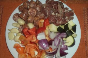 Frigarui de porc cu legume