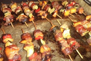 Frigarui de porc cu legume