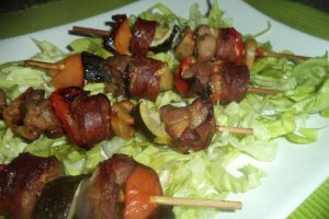 Frigarui de porc cu legume