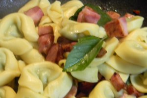 Tortellini cu sunca