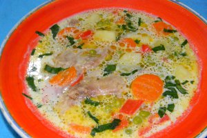 Ciorba de curcan cu mazare si cartofi