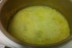 Supa de pui cu morcovi si gulii la Philips Multicooker