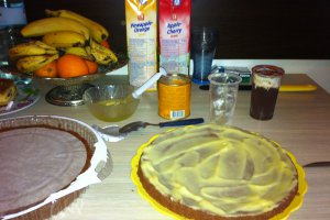 Tort rapid cu budinca, mandarine si banane