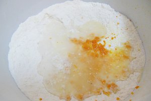 Cozonac cu stafide, de post